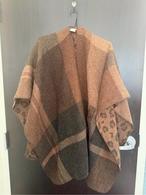 WoolRich Women’s One Size Plaid & Leopard Reversible Shawl Poncho Soft